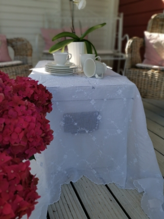 Tischdecke Spitze mit Rosen bestickt weiß in 3 Größen