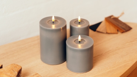 DELUXE Homeart LED Echtwachs Kerze Real flame Grau