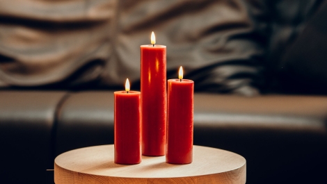 DELUXE Homeart LED Echtwachs Kerze Real flame Bordeaux