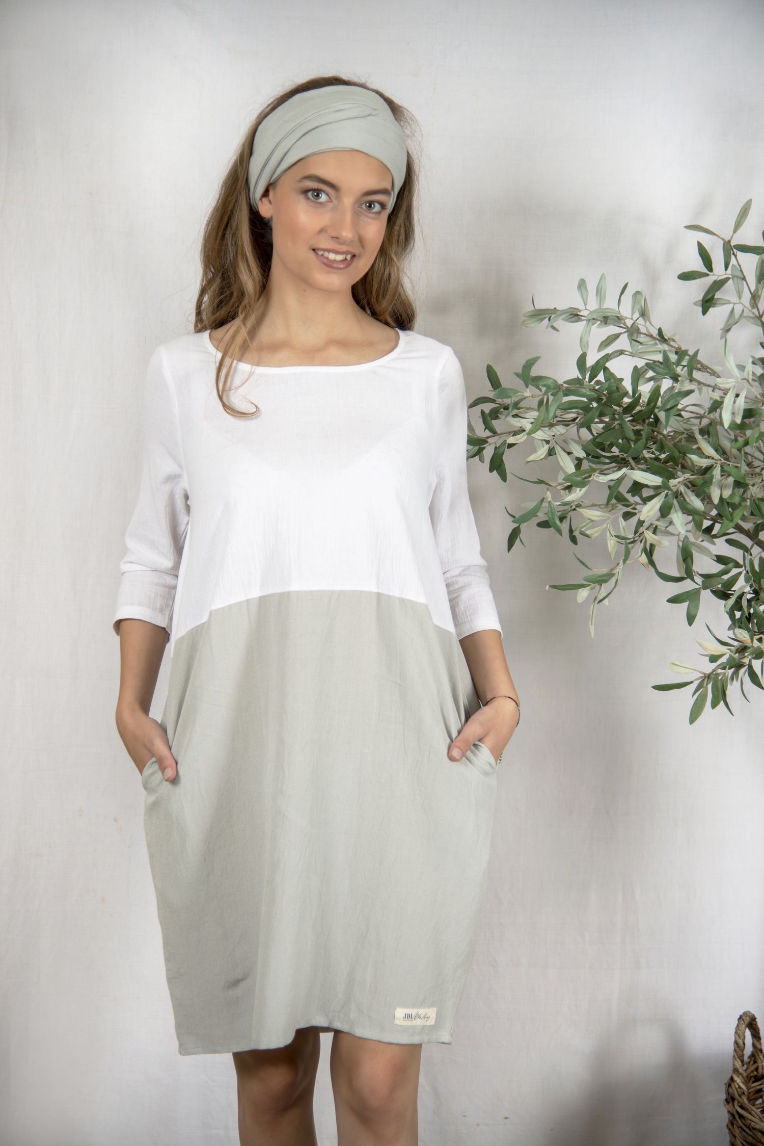 Tunika Kleid Jeanne Darc Living Baumwolle Flachs Grau Grey Weiss Shabby Chic Damenmode Sommerkleid Ballongkleid